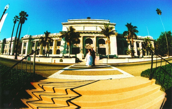 600x381 pixels (140K)